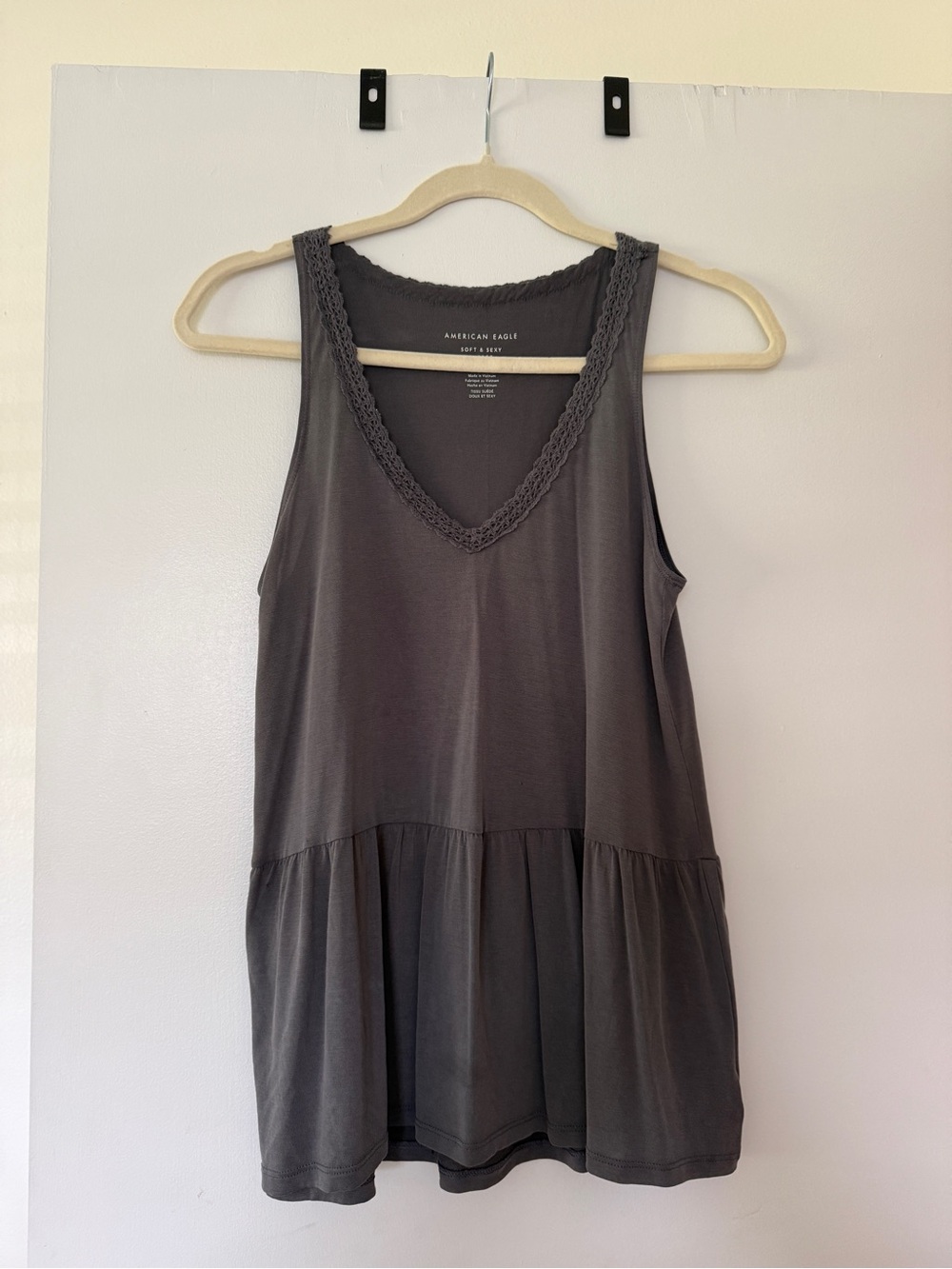 American Eagle Gray V-Neck Tank
